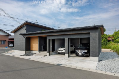 インナーガレージ×プライベートテラスのある趣味を楽しめる平屋のお家